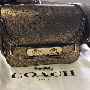 Coach Swagger Shoulder is the perfect choice.